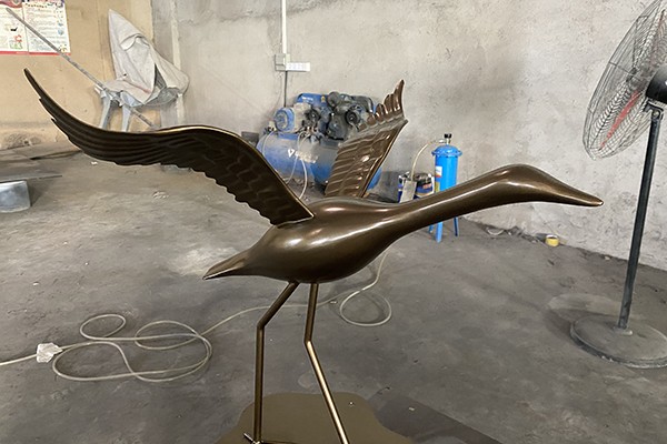 Custom Stainless Steel Crane Sculpture – Elegant Outdoor/Indoor Metal Art